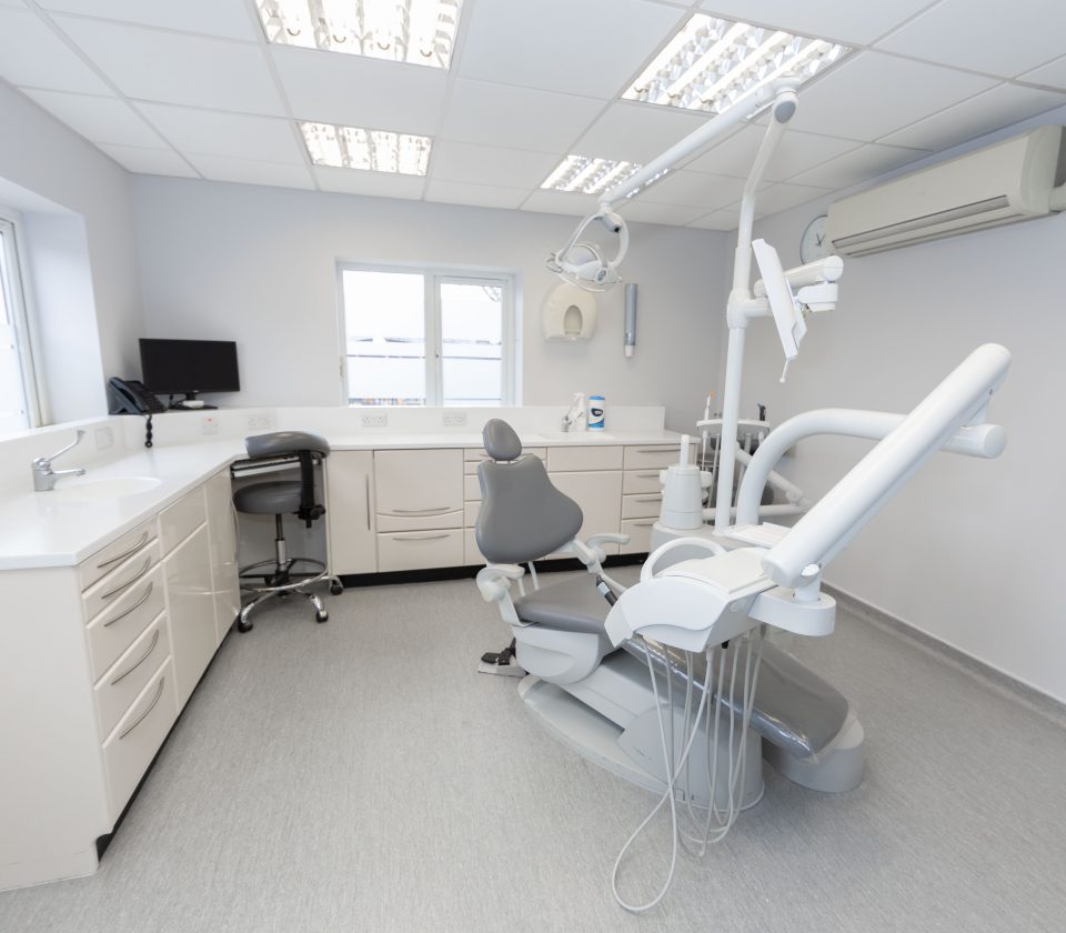 Why choose Smilestyle in a dental emergency? image